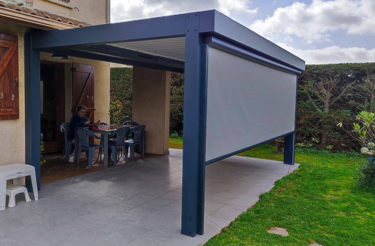 Pergola bioclimatique équipée de stores zip – Cornebarrieu (31)