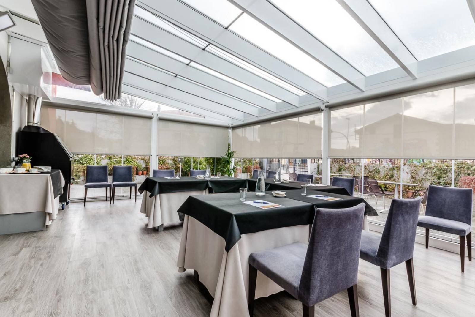 19HotelNagusiSalaReuniones1600x1200jpg_603920b31a847