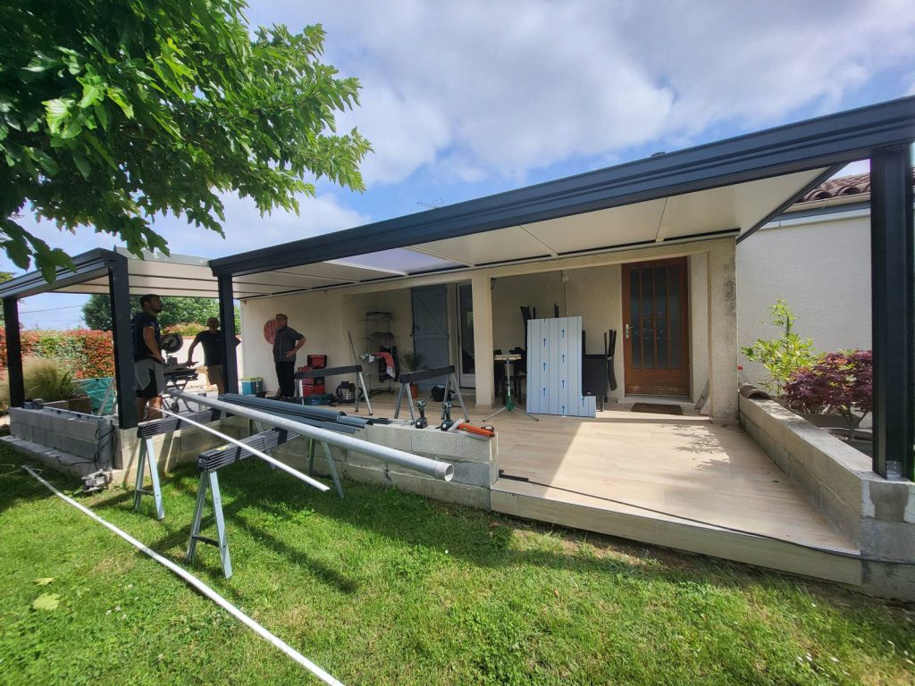 Installer une pergola toiture fixe dans le Gers et autour de Toulouse