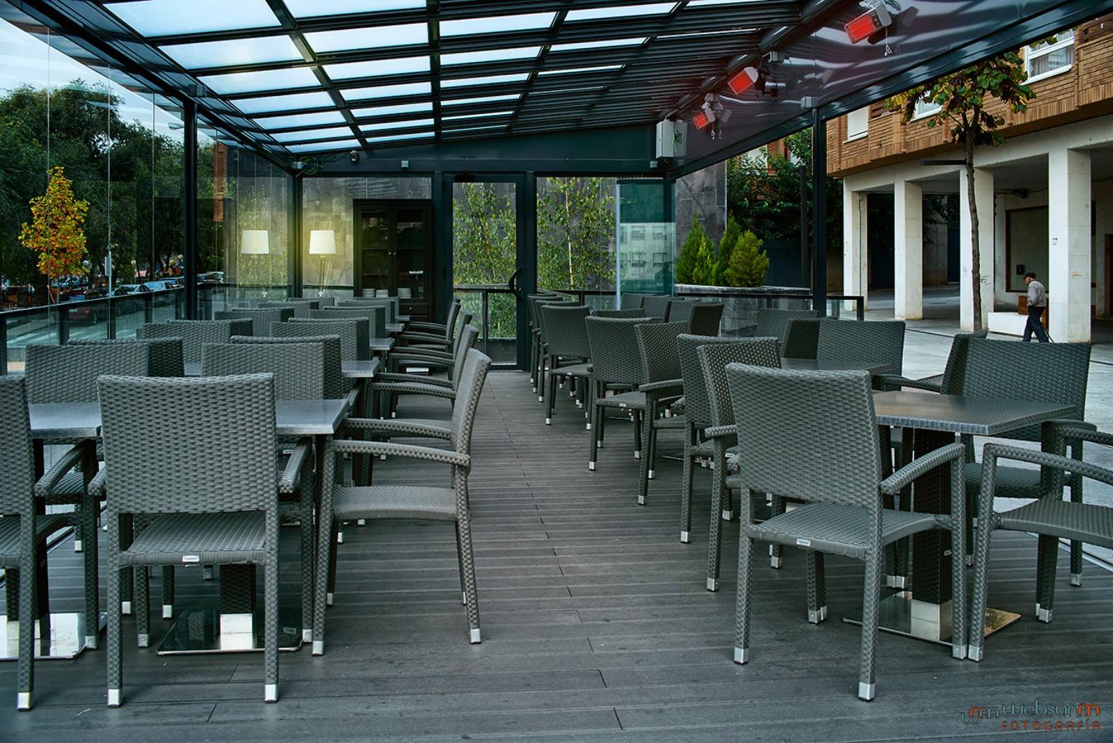 Colours111600x1200jpg_60391ffe076bc