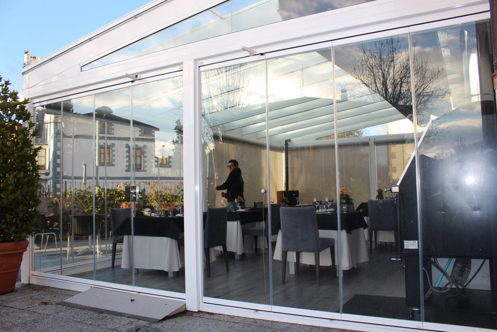 IMG52891600x1200JPG_603920b4d58f4