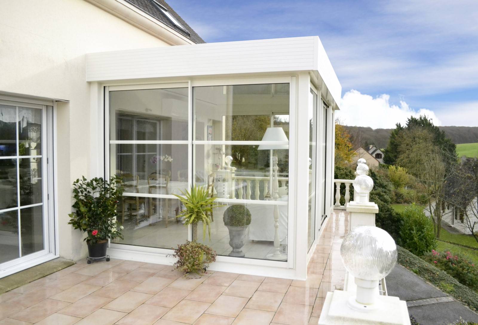 Extension toiture plate sur mesure couleur blanche à Muret