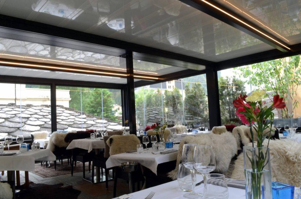 Pergola Ciel Ouv'air® fermeture latérale Hautes-Pyrénées