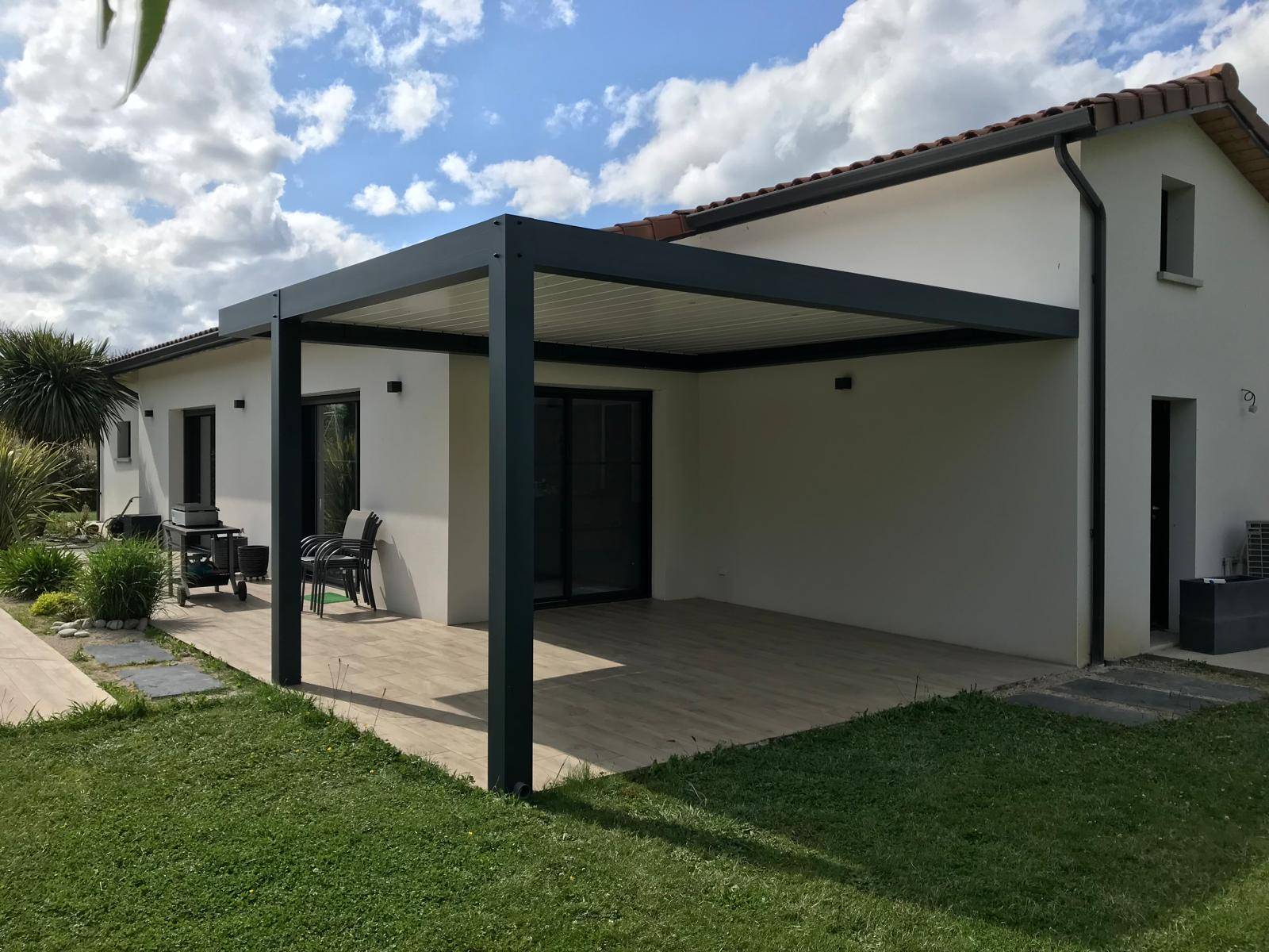 pergoladesignetcontemporainebioclimatiquegersettoulousejpg_6655eec31c369