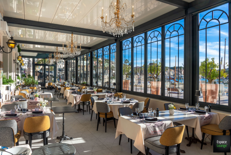 Véranda bioclimatique terrasse hôtel restaurant en Occitanie et Nouvelle Aquitaine
