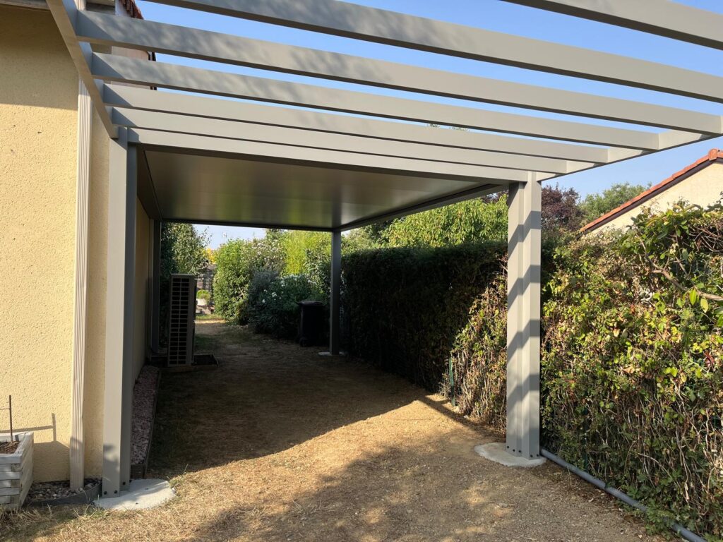 Tonnelle pergola végétale et carport gris clair Gers Toulouse Colomiers Blagnac