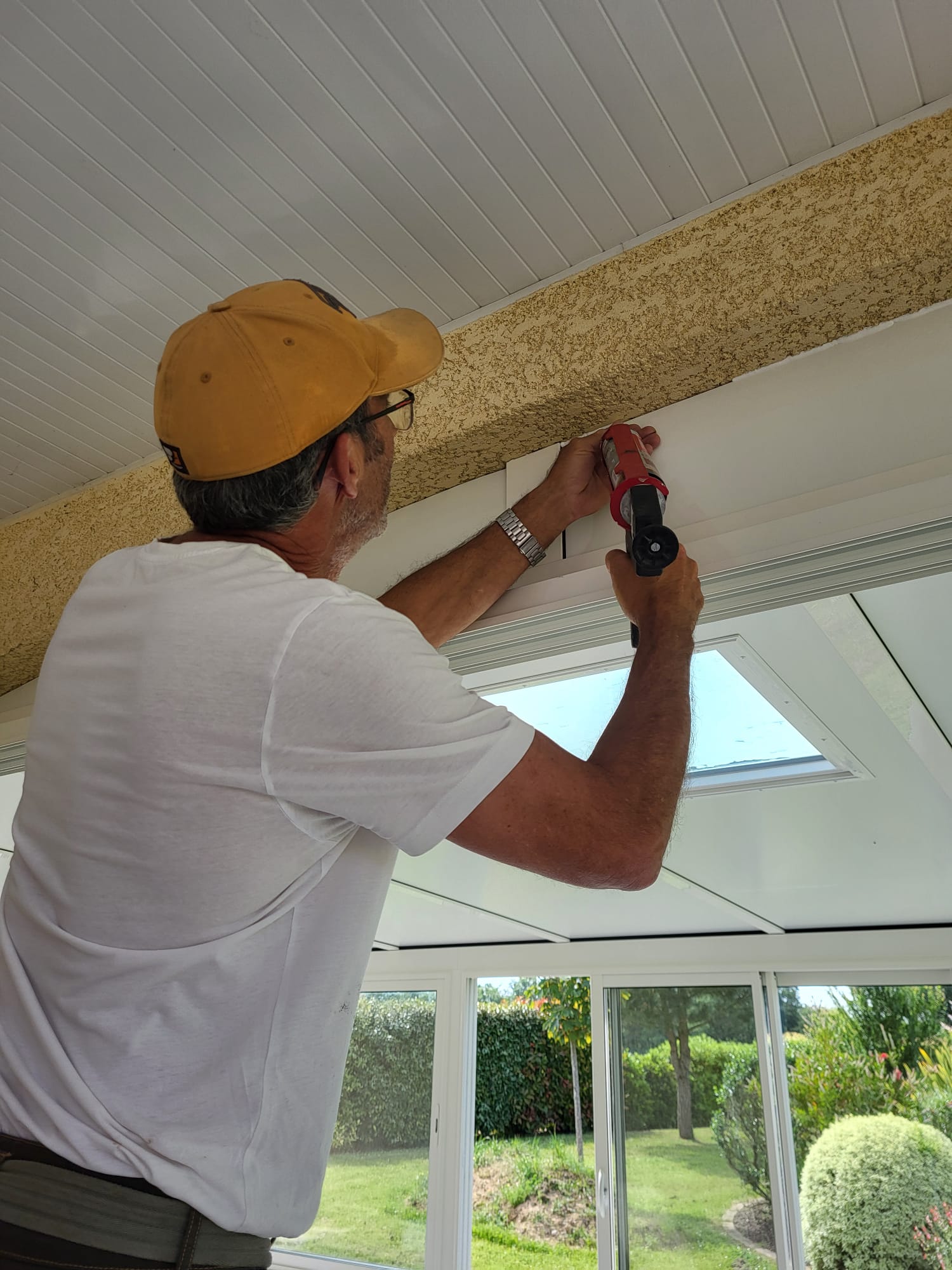 chantier pose de silicone étanchéité veranda sur mesure gers
